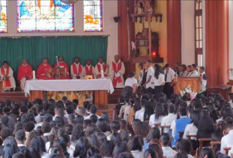 sary article (messe du saint esprit)